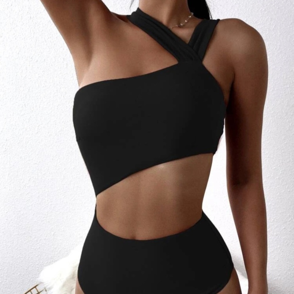 Cut-out Waist One Piece Swimsuit